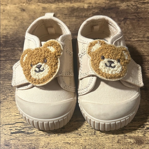 Infant/toddler bear sneakers - Picture 1 of 3